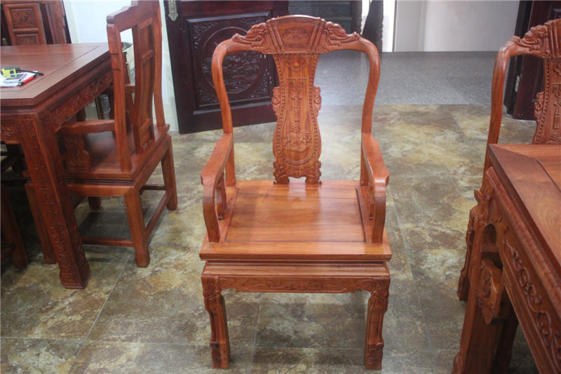 缅甸花梨与非洲花梨红木小餐桌 实木家具的优雅之选